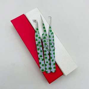 แหนบดัดขนตาสีแดงทองโค้ง พร้อมหัวรูปหัวใจ สแตนเลสสตีล ปรับแต่งโลโก้ได้ กันเหงื่อ บริการ OEM - Product Image 4