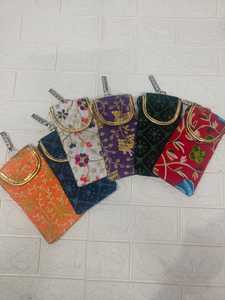 Pochettes mobiles brodées pour femmes Rakhi Festival Cadeaux, faveurs de mariage et cadeaux de retour festif, Diwali, cadeau de Noël - Product Image 4