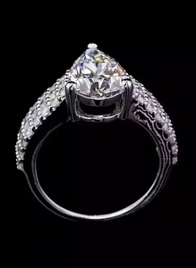 Bague de fiançailles en or blanc 14 carats 2 carats VS1 taille poire et diamant cultivé en laboratoire Bijoux fins uniques pour son idée de cadeau d'anniversaire - Product Image 2