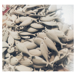 Jouet coloré de jouet de poisson en bois sculpté naturel de qualité supérieure, tentures murales de poisson en bois, décor de poisson suspendu en bois mur vintage nautique - Product Image 3