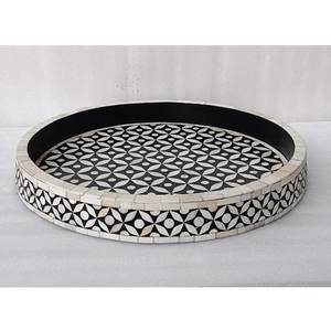 Plateau de service en incrustation d'os fait à la main rayé assiettes de vaisselle occidentales minimalistes de forme ronde pour la maison hôtel servant et articles décoratifs - Product Image 3