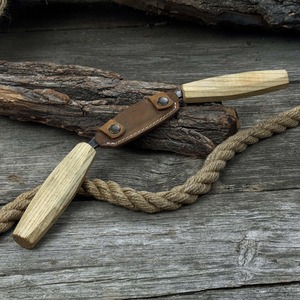 Cuchilla pequeña para proyectos de madera, hoja afilada de acero al carbono, mango de madera de Fresno, Funda de cuero - Product Image 4