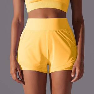 Shorts d'été pour femmes en gros personnalisés, couleur unie, décontractés, amples, taille élastique, cordon de serrage, shorts de sport pour la course à pied - Product Image 1