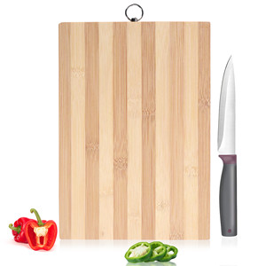 Tabla de Cortar de Madera de Bambú Marrón al por Mayor para Cocina con Anillo para Colgar, Tabla de Cortar Ligera para Verduras y Queso - Product Image 1