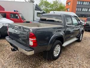 2016 pour Toyota HiLux utilisé boîte de vitesses manuelle FWD camion avec intérieur en tissu foncé - Product Image 5