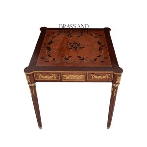 Mesa Auxiliar Cuadrada de Estilo Francés de Lujo con Incrustaciones Florales Intrincadas y Detalles Ornamentales de Latón Dorado para Decoración de Palacios - Product Image 1