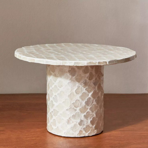Plato para servir chocolate de forma redonda de diseño elegante Platos de chocolate nácar blanco de calidad de lujo para uso en Ramadán - Product Image 1