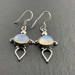 Boucles d'oreilles en onyx vert brut 5 mm, bijoux pour femmes, laiton fait à la main, cadeau d'anniversaire pour maman - Product Image 5