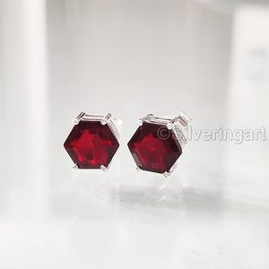 ต่างหูแบบติดหูสำหรับผู้หญิง ประดับพลอยโกเมนธรรมชาติ หินประจำเดือนมกราคม ของขวัญคริสต์มาส เครื่องประดับทำมือ เงินแท้ 925 - Product Image 1