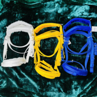 Bridon pour cheval de conception optimale en PP avec rembourrage et bande de nez rembourrée en fourrure, rênes assorties, haute qualité, durable et résistant aux UV