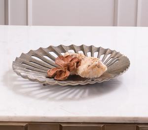 Bol décoratif en verre élégant avec support en métal feuille d'or antique, plateau de centre de table de luxe - Product Image 4