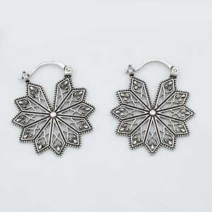 Boucles d'oreilles créoles mandala bohèmes exclusives, boucles d'oreilles bohèmes en laiton pour femmes, plaqué argent, filigrane tribal, éclat étoilé bohème, vente en gros/OEM/ODM - Product Image 2