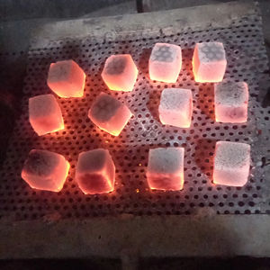 Cuando se disfruta de una larga sesión de fumar, elija el excelente shisha indonesio, carbón de hookah con carbón activado. - Product Image 1