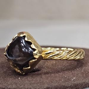 Bague vintage de designer faite à la main en argent sterling 925 avec coussin naturel taillé en pierres précieuses fumées, lunette d'éternité d'excellente qualité - Product Image 3