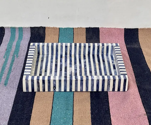 Bandeja Decorativa Intrincada Hecha a Mano de Resina de Hueso y Madera Esmaltada, Tallada a Mano, Pulida, Elegante Decoración para el Hogar, Arte Único, Ecológica - Product Image 5