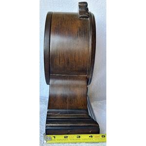 Reloj de mesa de madera que eleva la decoración interior con una artesanía de sofisticación sutil que garantiza una belleza equilibrada y duradera. - Product Image 6