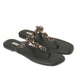 Zapatos de Mujer Atemporales y Adaptables con Suela de Cuero Natural Antideslizante, Detalles Impresionantes en Hierro, Acabado Mate Profundo, Personalizables - Product Image 1