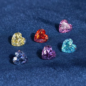 Moissanite lâche colorée par coupe de coeur dans toutes les tailles pour des concepteurs et des fabricants de bijoux - Product Image 2