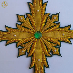 Nuevas cruces y emblemas de PU bordados hechos a medida con logotipo personalizado y color de alta calidad a bajo precio al por mayor - Product Image 6