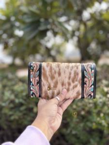 Nuevo Bolso de Mano de Piel de Vaca de Lujo de Diseño 2025, Cartera de Muñeca con Tallado a Mano, Bolsos de Moda para Mujer - Product Image 2