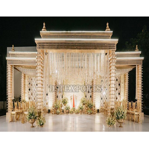 Mandap de Madera del Sur de la India, Pilares Diya, Personalizable en EE. UU., Nuevo, de Alta Calidad, Diseño Moderno, Mandap para Bodas en Venta en Londres - Product Image 1