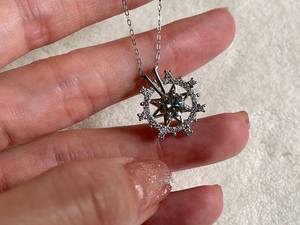 สร้อยเพชรมอยส์ซอไนต์สีเทาแบบ1.0CT สำหรับผู้หญิงจี้สร้อยคอเงินสเตอร์ลิงดีไซน์ท้องฟ้าสำหรับเป็นของขวัญเครื่องประดับทรงกลมเมอร์รี่โกลด์สำหรับผู้หญิง - Product Image 3