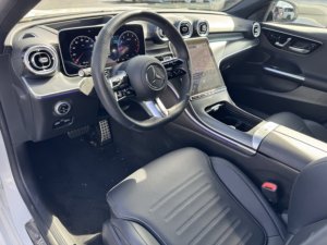 Mercedes-Benz C 300 Turbo Gasolina/Eléctrico RWD 2023 Usado en Buen Estado - Product Image 6