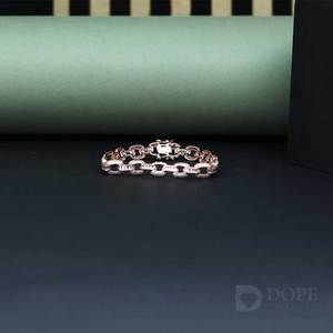 Bracelet à breloques en or massif 18 carats au design exclusif et pour chaque cadeau d'anniversaire - Product Image 2