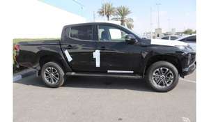 LC200 d'occasion 2023-2024, transmission intégrale, sièges en cuir, régulateur de vitesse adaptatif, conduite à gauche, SUV diesel, toit ouvrant panoramique, prêt à être expédié du Japon - Product Image 5