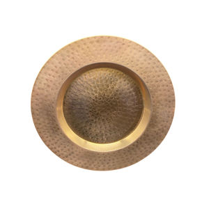 Nouvelle assiette de présentation ronde en métal doré martelé au design moderne pour la décoration de table de mariage ou de dîner, au meilleur prix - Product Image 1