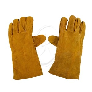 Par de guantes de cuero de vaca ignífugos Herramientas de soldadura de taller aplicables al aire libre de Pakistán de fábrica - Product Image 1