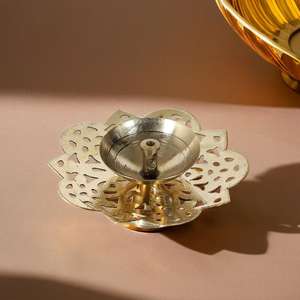 Diya ทองทองเหลืองพร้อมดีไซน์ช่างฝีมือสำหรับงานปาร์ตี้ - Product Image 2