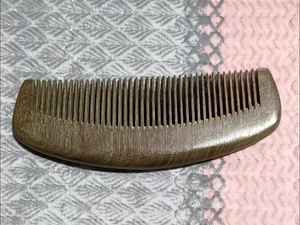 Peigne à dents larges en bois naturel poli, durable, antistatique, pour démêler les cheveux, soin du cuir chevel, utilisation quotidienne - Product Image 4