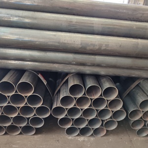 Tubería de Acero Soldada por Arco Doble Sumergido (DSAW/<span class=keywords><strong>UOE</strong></span>/JCOE) de Gran Diámetro, Suministro Personalizado de Fábrica para Proyectos de Transporte de Petróleo y Gas - Product Image 1