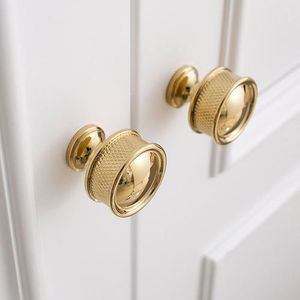 Perillas de Latón Hechas a Mano para Armarios de Cocina - Aspecto Artesanal Refinado, Color y Tamaño Personalizables, Acabado Duradero, Diseño Moderno para Dormitorio - Product Image 1
