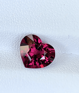 พลอยโกเมนโรโดไลต์ธรรมชาติรูปหัวใจอัญมณีสีแดงอมม่วงทรงหลวมจากผู้ผลิตเครื่องประดับทำ4มม. ถึง8มม. - Product Image 1