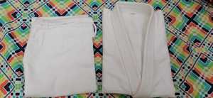 Gi de karaté noir personnalisé avec coutures blanches 100% coton unisexe fabriqué au Pakistan de haute qualité - Product Image 3