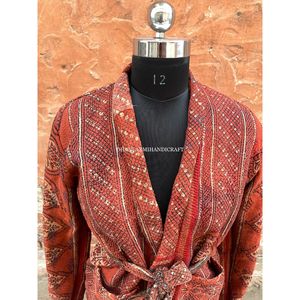Albornoz corto estampado Ajrakh de algodón para mujer al por mayor, chaqueta de invierno bordada Kantha hecha a mano con estilo étnico tejido - Product Image 4