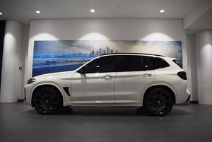 รถยนต์ BMW X3 M Competition SUV ปี 2023 มือสอง พวงมาลัยขวา/ซ้าย เกียร์อัตโนมัติ 6 สปีด เบาะหนัง หลังคาซันรูฟ กล้องมองหลัง ยาง R17 ภายในสีเข้ม - Product Image 4