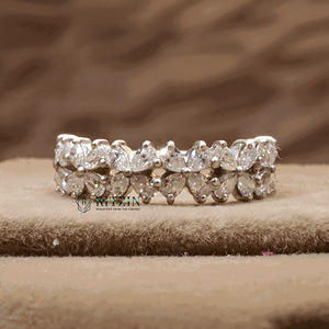 Bague de mariage demi-éternité en diamant taille poire pour femme - Product Image 2