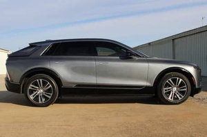 2023 L I R I Q AWD SUV Double Motor Leather Seats R18 Tires Lithium Battery 110kWh Fast Charge <b>Panoramic</b> Sunroof LED Lights 6 - Product Image 6