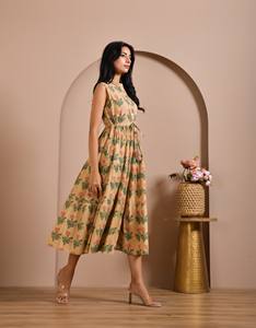 ชุดเดรสผ้าฝ้ายพิมพ์ลายแบบไม่มีแขนสำหรับผู้หญิง สั่งซื้อจำนวนมาก ผู้ส่งออกอินเดีย ผลิตแบบ OEM ขนาดและฉลากตามสั่ง - Product Image 6