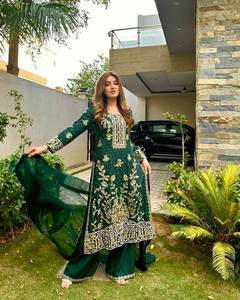 Ensemble Salwar Kameez en soie pour femme avec broderie de paillettes Dupatta pour tenue de fête - Product Image 1