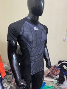 Chemises de compression respirantes pour hommes adultes, manches courtes, coupe ajustée, rashguard de fitness, vêtements de sport, rashguard de BJJ MMA, couture de protection - Product Image 4