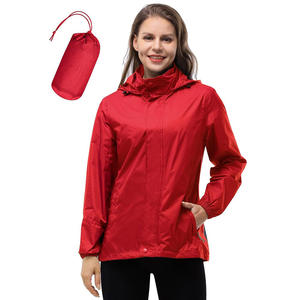 Chaqueta cortavientos Softshell transpirable ligera para mujer con logotipo personalizado impermeable uso al aire libre cierre de cremallera de motocicleta - Product Image 1