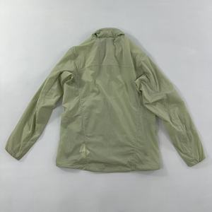 Chaqueta Cortavientos Impermeable de Nailon Ligero para Hombre de Alta Calidad con Capucha, Bolsillos y Protección Solar, Venta al por Mayor - Product Image 2