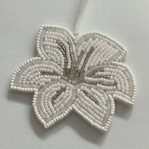 Porte-clés en perles Paws Off Design, broderie de perles, broderie de perles de rocaille faite à la main, breloques de sac avec design festif - Product Image 1