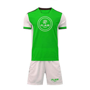 Kits de football personnalisés de haute qualité pour hommes, maillot de football à la mode avec impression par sublimation, service OEM pour nom, logo, style supérieur - Product Image 3