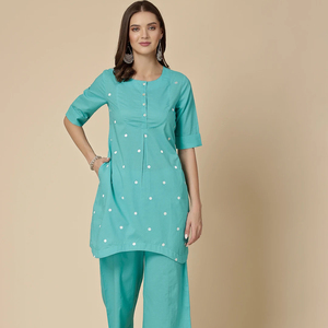 Conjunto de Kurta de Algodón Bordado con Cuello Redondo y Manga Tres Cuartos para Mujer, con Pantalones Palazzo, Elegante y Moderno, de Largo Corto - Product Image 1