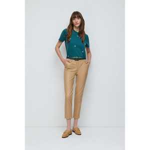 Camiseta con Detalle de Piedra Brillante - Product Image 2